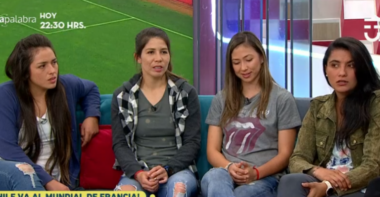 Jugadoras de La Roja femenina visitaron La Mañana