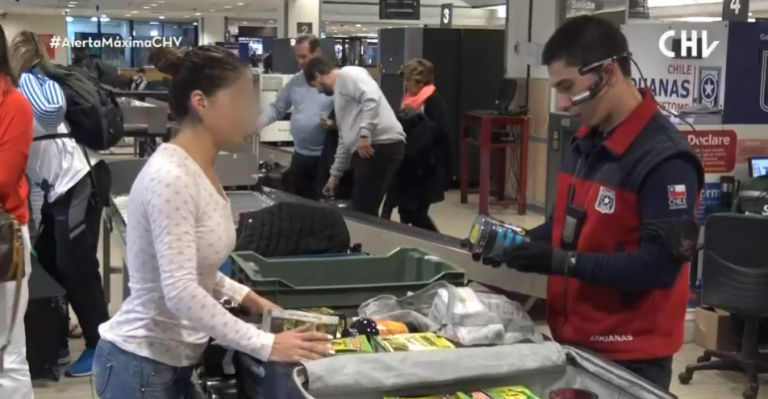 Mujer intentó ingresar gran cantidad de hierbas adelgazantes no declarados