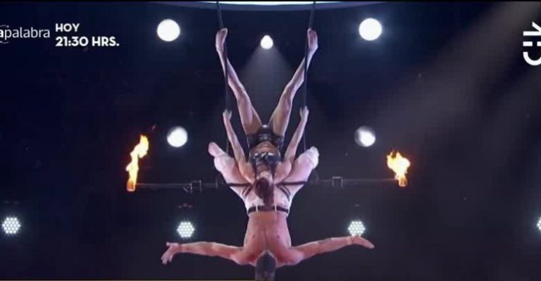 Impactante caída de acróbata en pleno show de talento
