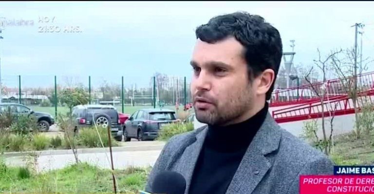 Diputados regañan al abogado Jaime Bassa por no usar corbata