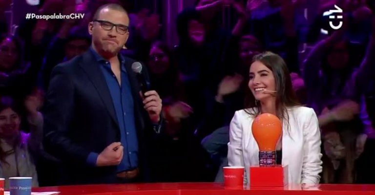 Julián Elfenbein dedicó canción a Aylén Milla y Andrea Díaz en Pasapalabra