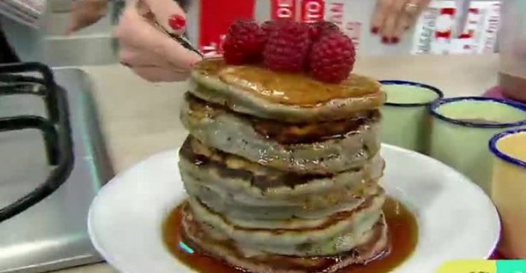 Cocina un exquisito pancake de frambuesa junto a Té Supremo