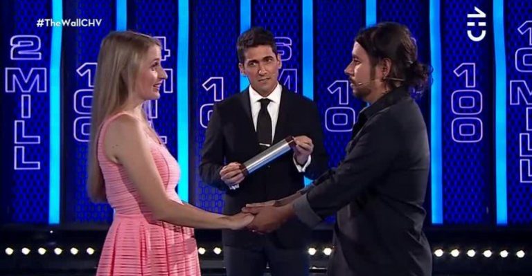 Pareja chileno gringa seguirá luchando por noble causa pese a perder en The Wall