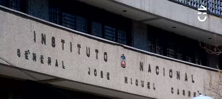 Encapuchados rociaron con combustible a profesores del Instituto Nacional