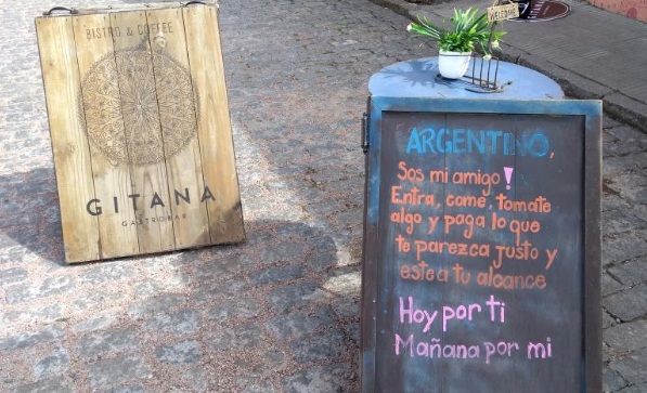 El noble gesto de un restaurante uruguayo con los argentinos que no tienen dinero por la crisis económica