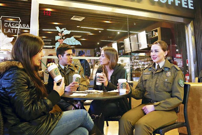 ¿Quién paga o qué temas se pueden hablar? Carabineros aclara las dudas sobre el polémico café