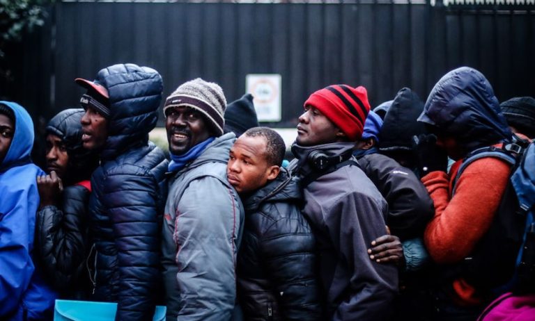 Las ideas que baraja el Gobierno para devolver a los haitianos que quieren dejar Chile