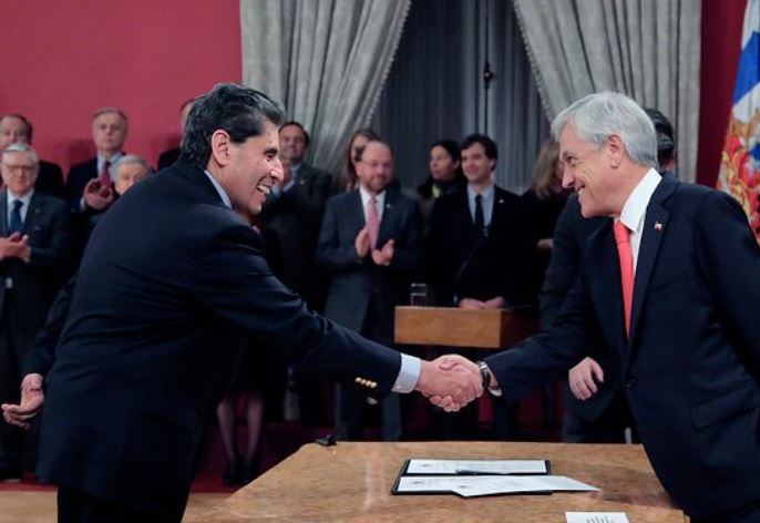 Los mejores títulos para las 90 horas del ex ministro de Cultura