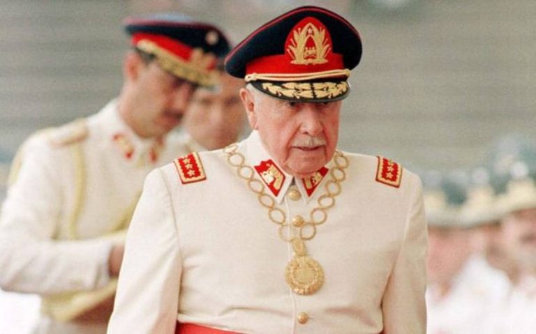 ¿Por qué se está derrumbando el mito que Pinochet mejoró la economía chilena?