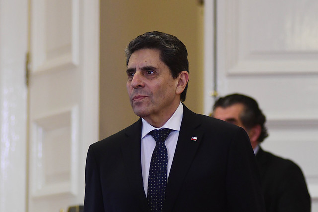 Breve ex ministro de Cultura aún no puede cobrar remuneración tras permanecer 90 horas en el cargo