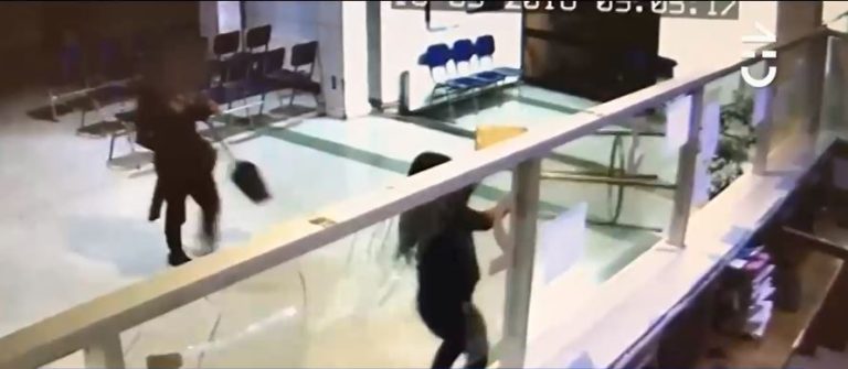 Sujetos destruyeron centro de salud en San Bernardo luego que paramédico les pidiera su carné