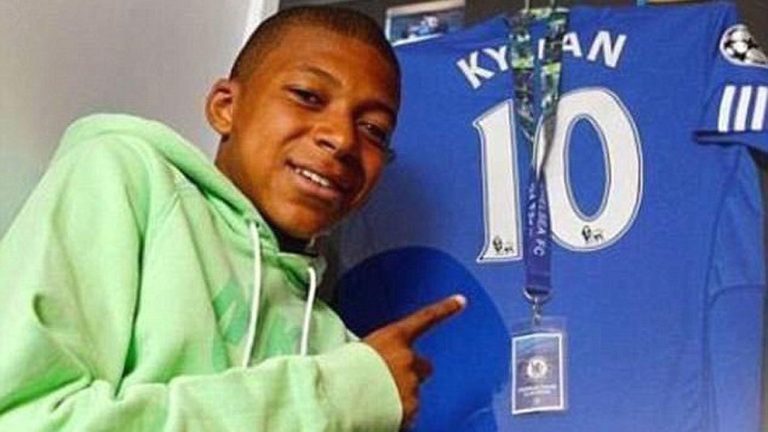 Madre de Mbappé al Chelsea en el 2012: 