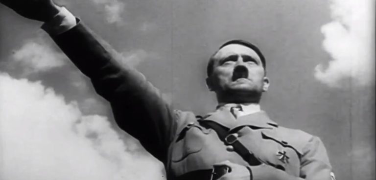 “Heil, Hitler”: Condenan a un hombre a 5 meses de cárcel por hacer el saludo hitleriano