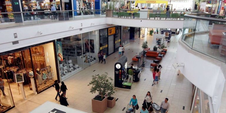 Revisa el horario de los comercios en estas fiestas patrias