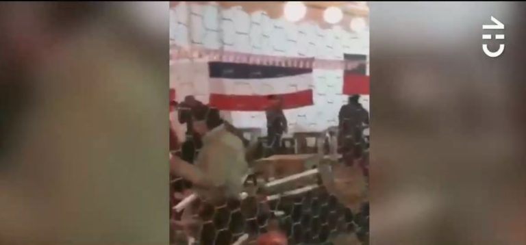 Volaron mesas y sillas: Así fue la tremenda pelea al interior de una fonda en Talca
