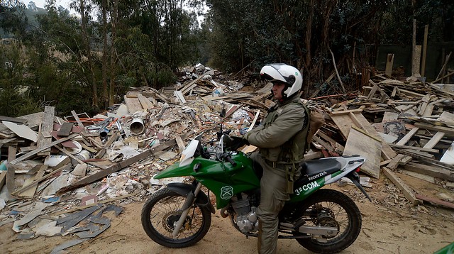 Macabro hallazgo: Encuentran torso de adulto mayor al interior de un bolso en Canela Baja