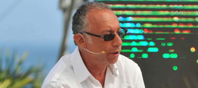 “La lluvia del sobre”: La particular idea de Mauricio Israel para celebrar su tercer matrimonio