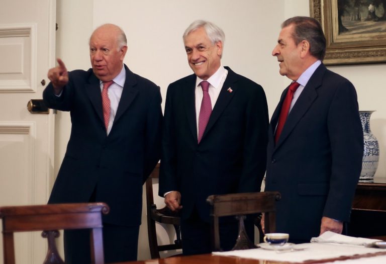 Presidente Piñera se reúne con ex mandatarios Frei y Lagos de cara al fallo de La Haya