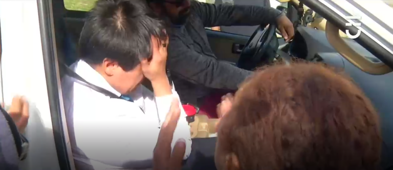 Seremi de Salud de Valparaíso fue increpado por grupo de personas que protestaban por la crisis ambiental en Quintero