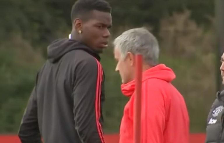 El desafiante cruce de miradas en la práctica del United que evidencia el mal momento del club