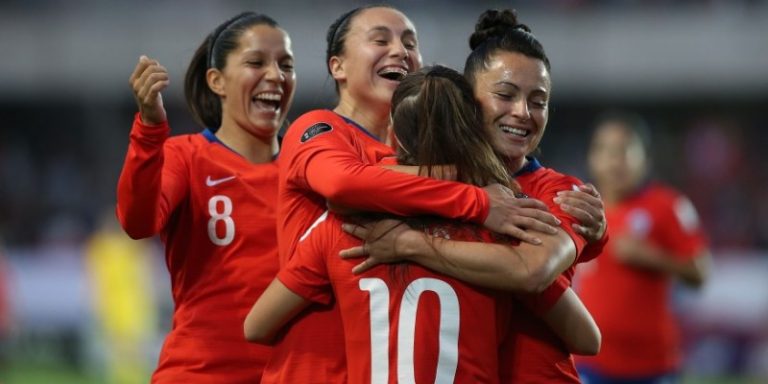 La Roja oficializó nómina 