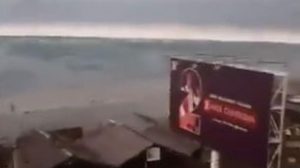 Destruyó decenas de casas: Las desoladoras imágenes que dejó el tsunami en Indonesia
