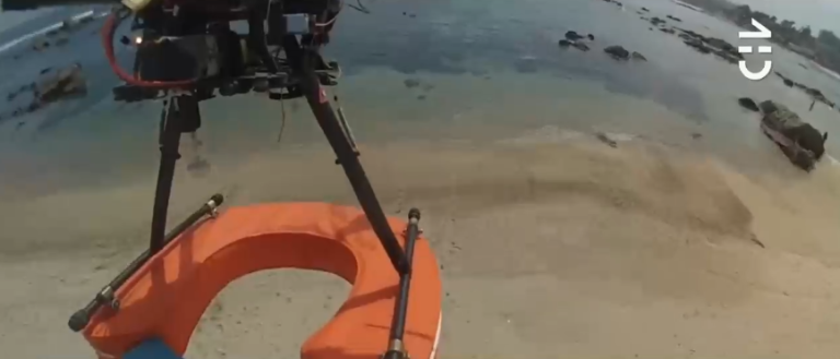 Baywatch volador: Implementan primer dron salvavidas en playas de Zapallar