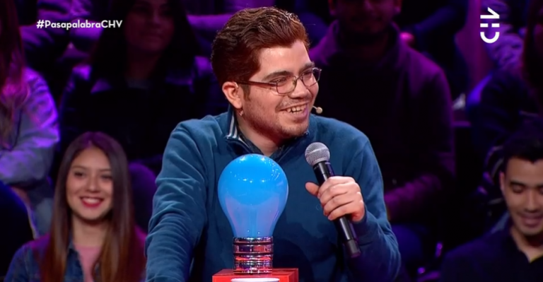 Eduardo Peñailillo sorprendió en Pasapalabra cantando 