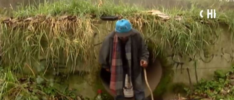 Adultos mayores en Chile: Cerca de 3 mil compatriotas viven actualmente en situación de calle