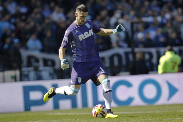 La impresionante racha de Gabriel Arias, el arquero chileno que entró a la historia de Racing