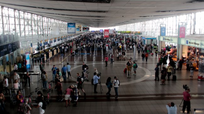 El caso del haitiano que murió tras esperar dos días en el aeropuerto de Santiago