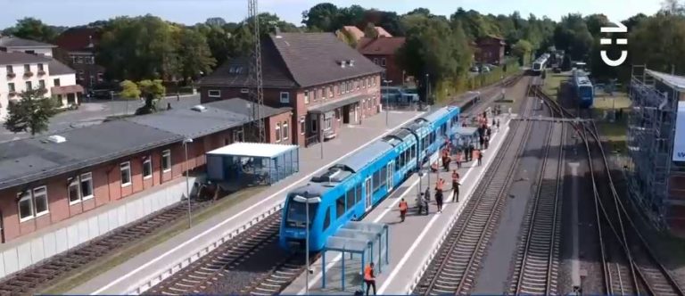 Modernos y tecnológicos trenes que fueron presentados en Alemania podrían llegar a Chile