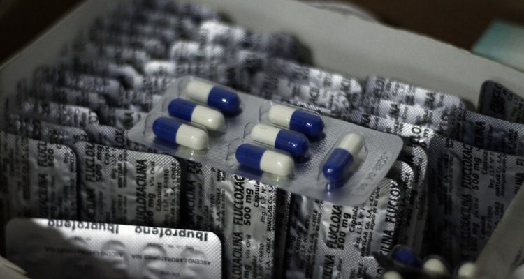 Tapsin por sal de fruta: ISP emitió alerta sobre conocido medicamento mal envasado y distribuido en Lampa