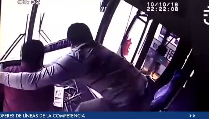 Por la disputa de boletos: Brutal golpiza de chofer a un colega que “tomó más pasajeros”