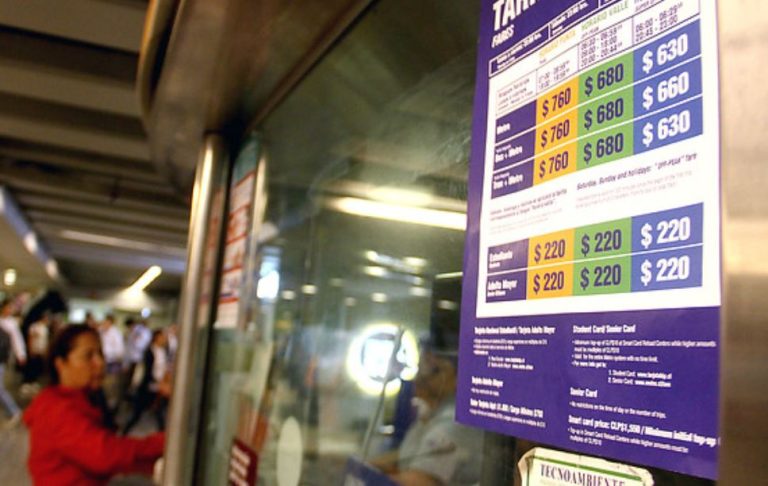 Golpe al bolsillo: Pasaje del Metro y del Transantiago aumentará $20 este sábado