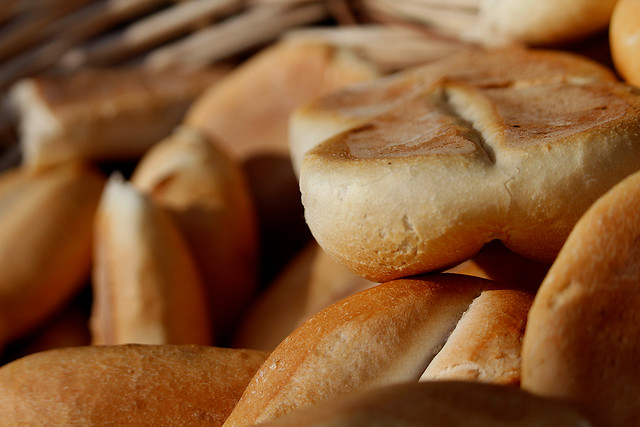 Locos por el pan: Destacan predilección de los chilenos por este producto en la celebración de su día mundial