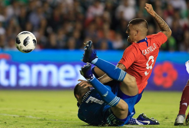 Con gol de Castillo en el 89’ “La Roja” tuvo un histórico triunfo ante México