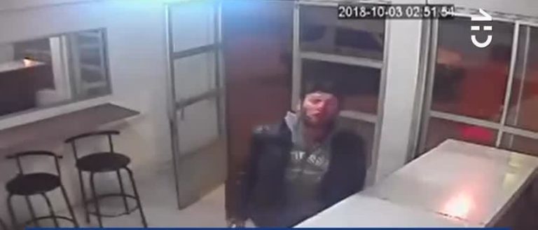 Comerciante repelió asalto de tres delincuentes solo con un bate