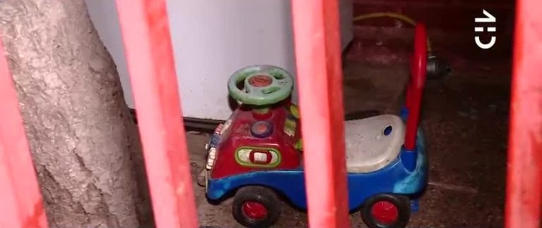 Fractura de cráneo y hematomas: Guagua de un mes habría sido golpeada por su padre