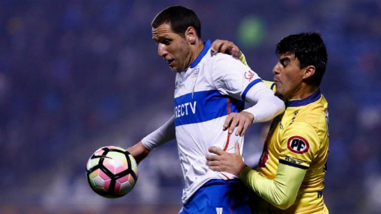 U. Católica y la U. de Conce se enfrentan en atractivo duelo por la punta del torneo