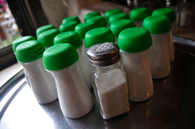 Científicos alertan sobre presencia de plástico en la sal a la venta en todo el mundo