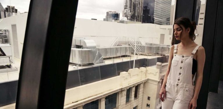 Chocar con el ventanal de nuestra casa o departamento podría poner en grave riesgo nuestras vidas