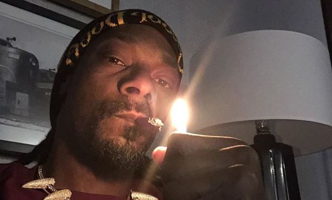 Snoop Doog compartió meme chileno que hace referencia a la popular “cola” de marihuana
