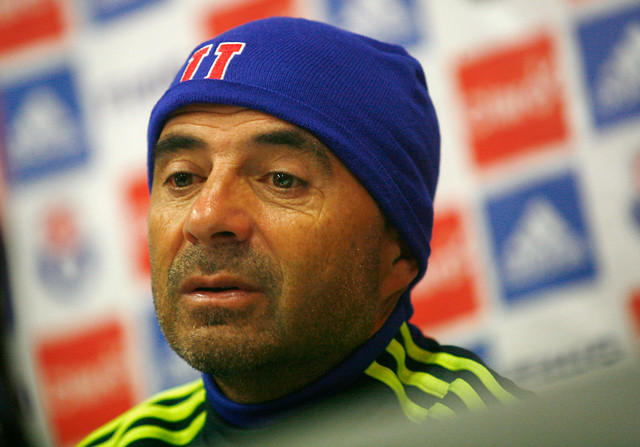 Rumores en la “U”: Jorge Sampaoli suena fuerte para la banca azul y Kudelka asume resignado