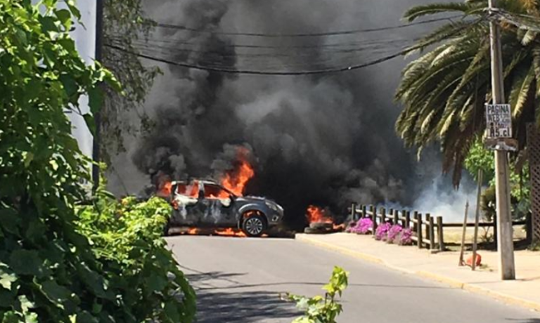 Delincuentes robaron $70 millones en asalto a banco e incendiaron camioneta al escapar en Puchuncaví