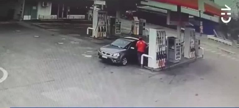 Automovilista que no quiso pagar la bencina arrastró por cinco cuadras al bombero