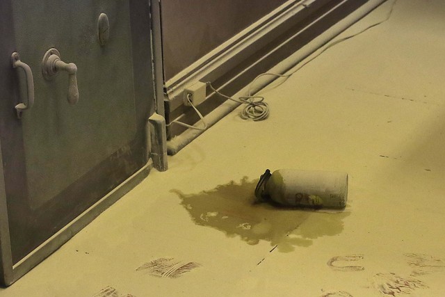 Encapuchados lanzaron bombas molotov a la oficina del rector del INBA