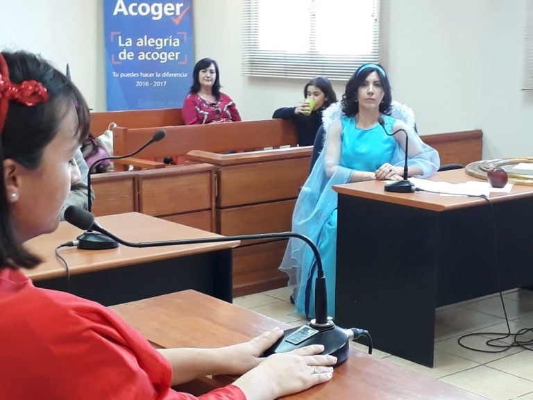 Blancanieves demandó a la Bruja Malvada y juntas fueron a una audiencia en el Segundo Juzgado de Letras de Ovalle