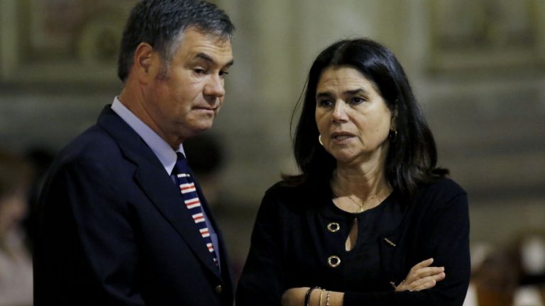 Tras agredir a adolescente: Diputada Ossandón entregó a su hijo a Carabineros