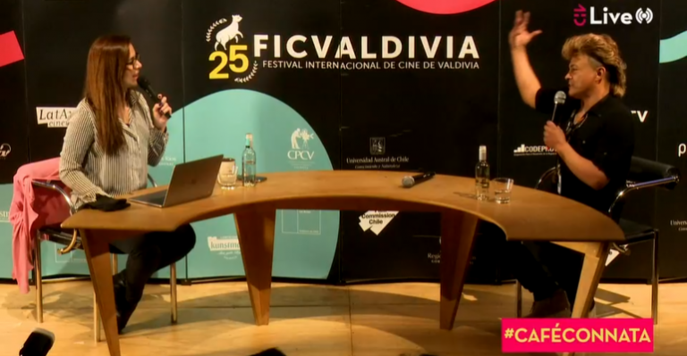 Natalia Valdevenito entrevista a Cassandro El Exótico